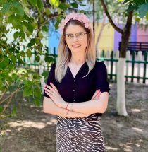 Adina Hanganu Educatoare